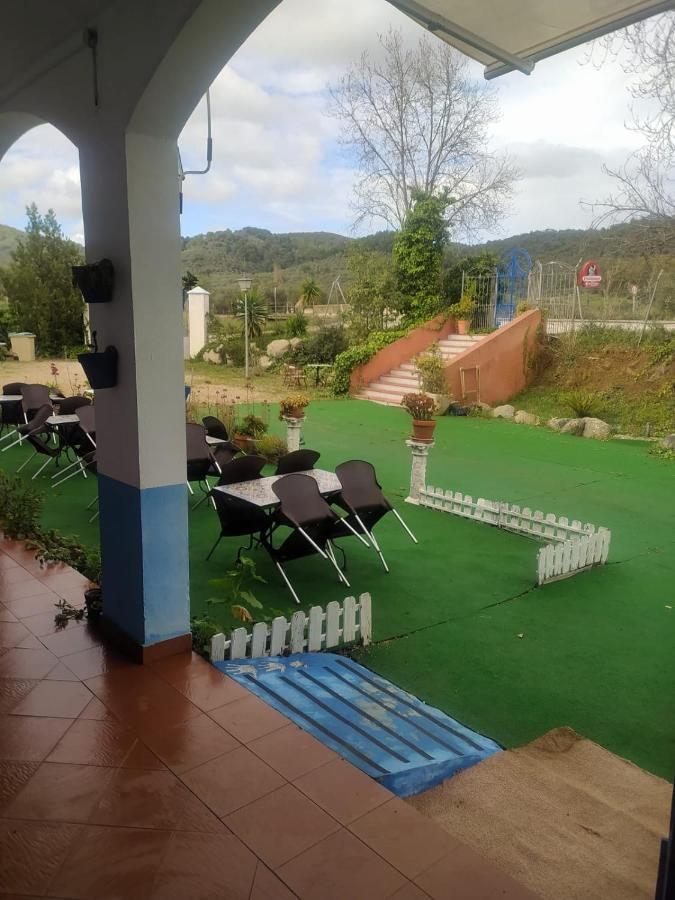 Hostal restaurante finca mirador El Pedroso Exterior foto